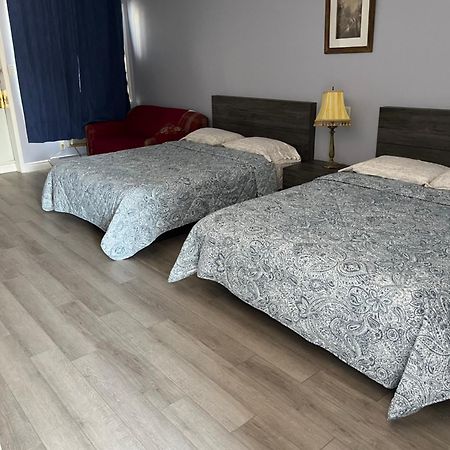 Motel La Siesta De Gascon Terrebonne Extérieur photo